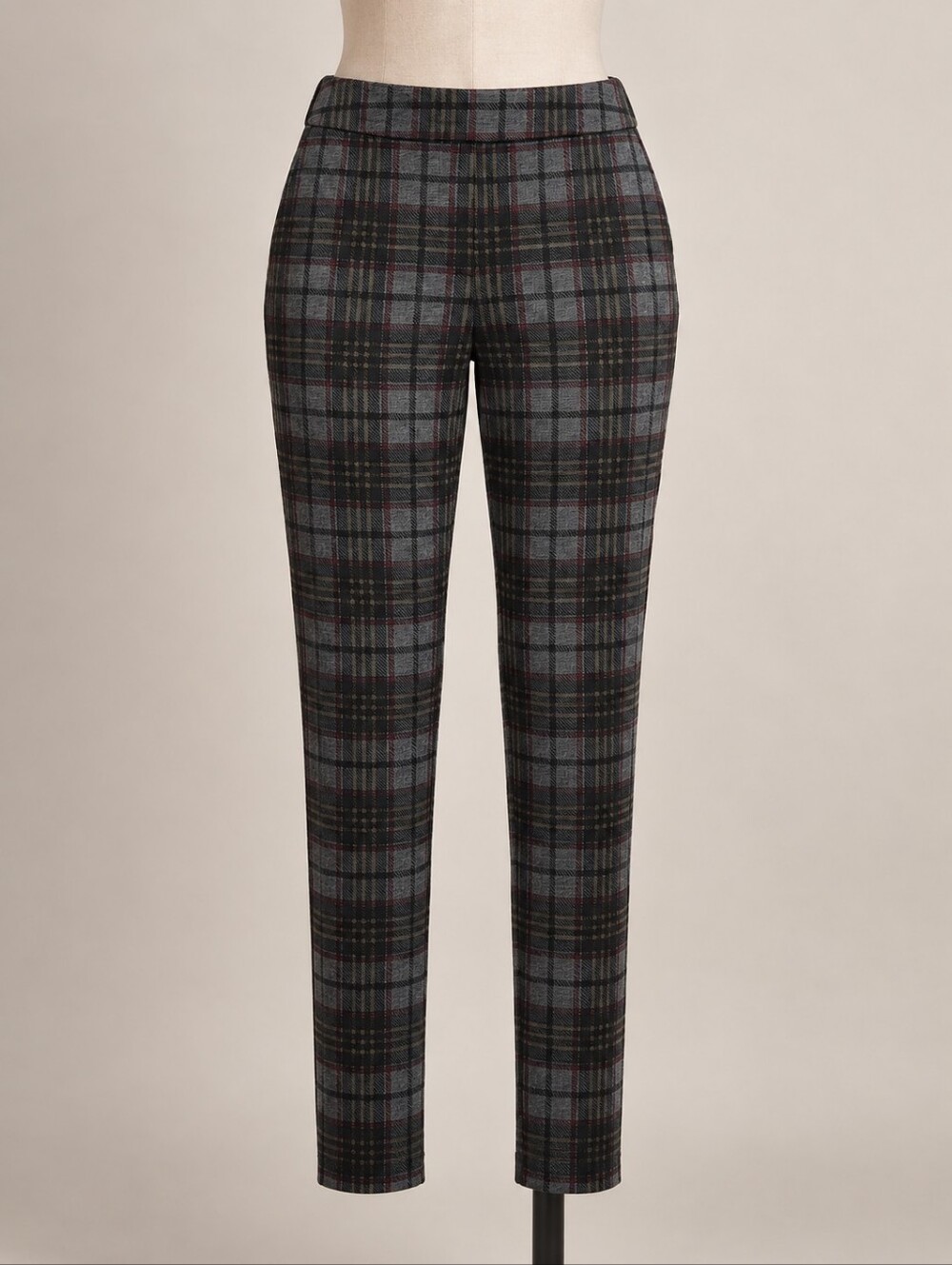 Swing Control Plaid Pull-On Pants Size 6 / EU 38